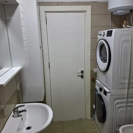 Gjuhadol Apartment *